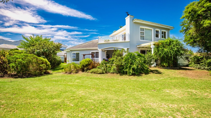 3 Bedroom Property for Sale in Kingswood Golf Estate Western Cape